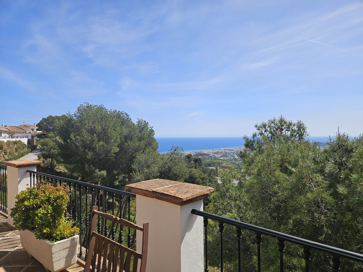 7 Bed Townhouse for sale in Mijas Costa Del Sol, Málaga, Spain