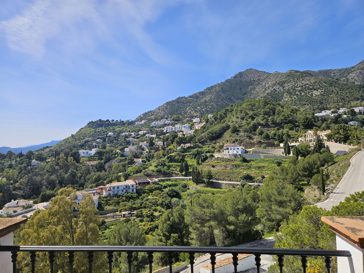 7 Bed Townhouse for sale in Mijas Costa Del Sol, Málaga, Spain