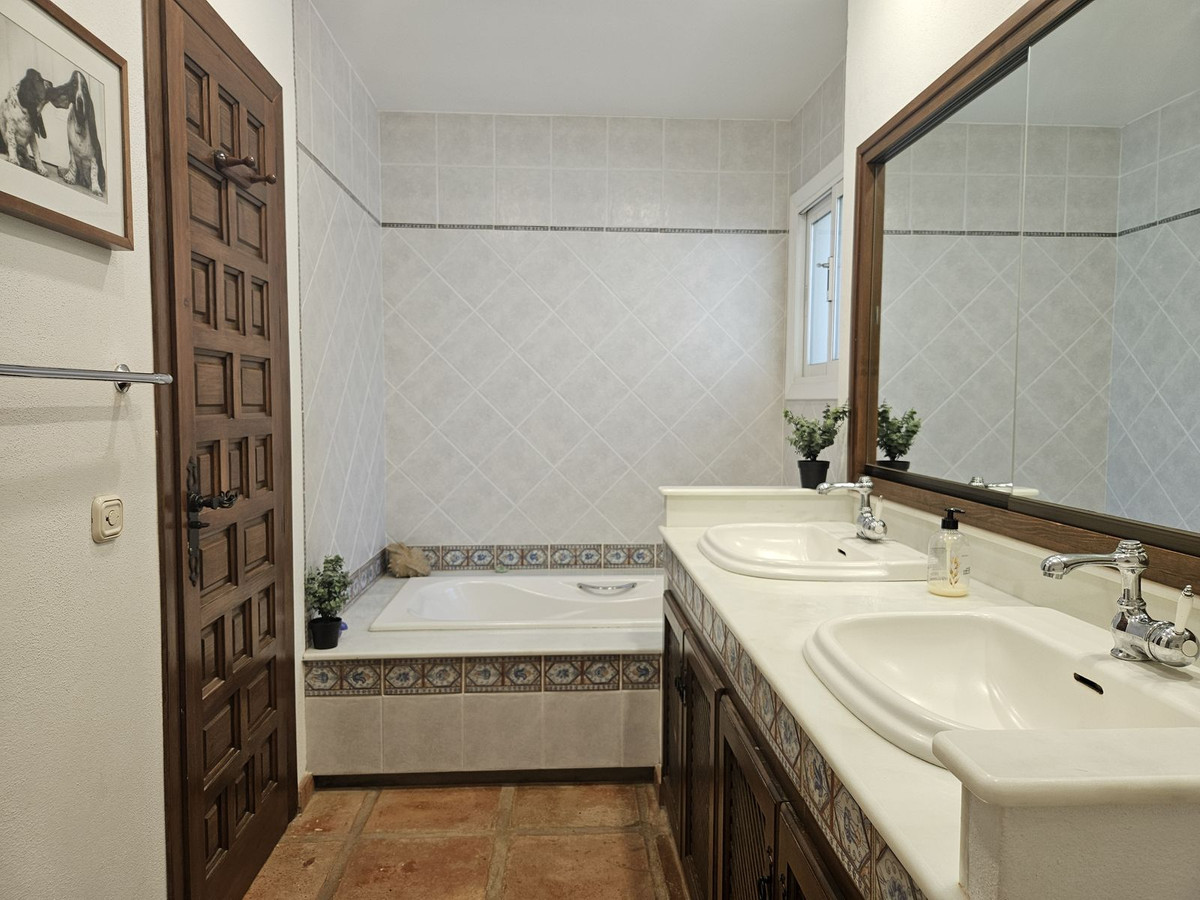 7 Bed Townhouse for sale in Mijas Costa Del Sol, Málaga, Spain