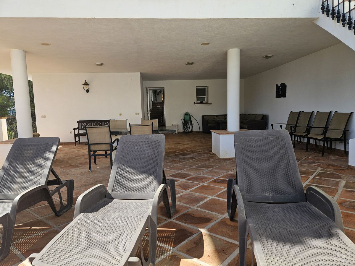 7 Bed Townhouse for sale in Mijas Costa Del Sol, Málaga, Spain