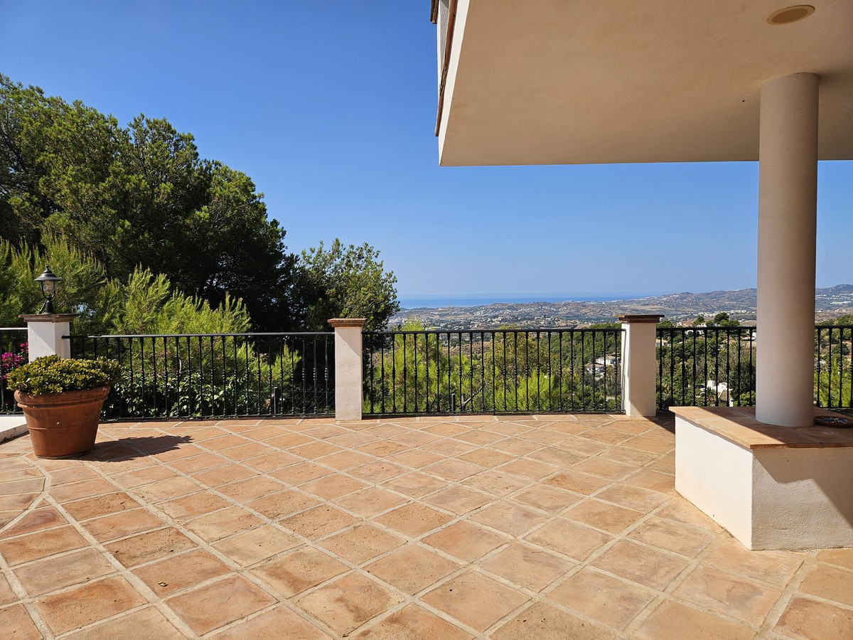 7 Bed Townhouse for sale in Mijas Costa Del Sol, Málaga, Spain