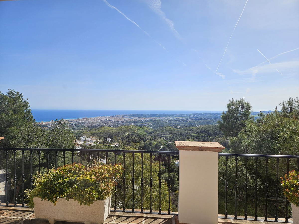 7 Bed Townhouse for sale in Mijas Costa Del Sol, Málaga, Spain