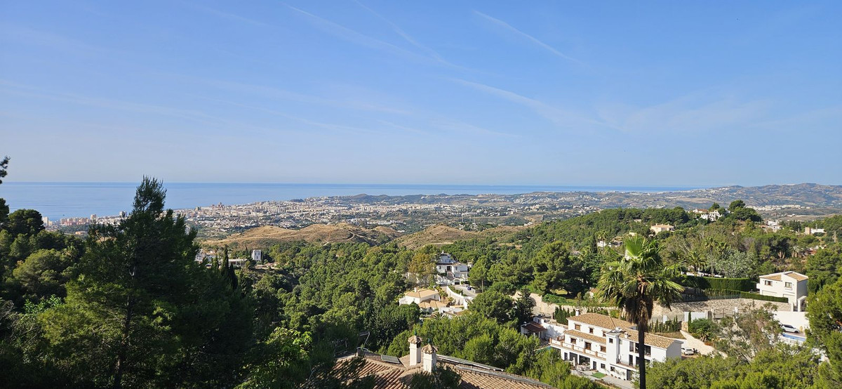 7 Bed Townhouse for sale in Mijas Costa Del Sol, Málaga, Spain