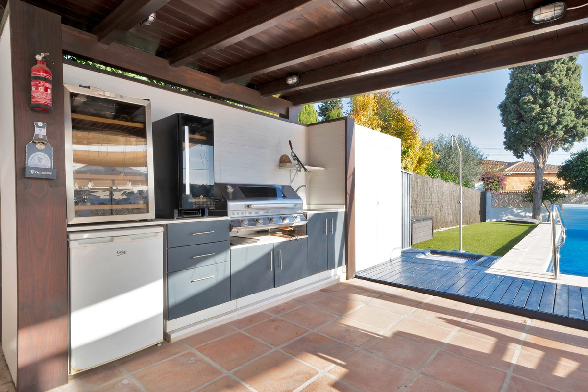 Se vende Villa - Chalet de 4 dormitorios en Costa Del Sol, Málaga, España