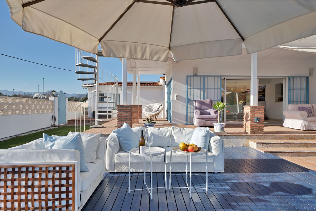Se vende Villa - Chalet de 4 dormitorios en Costa Del Sol, Málaga, España