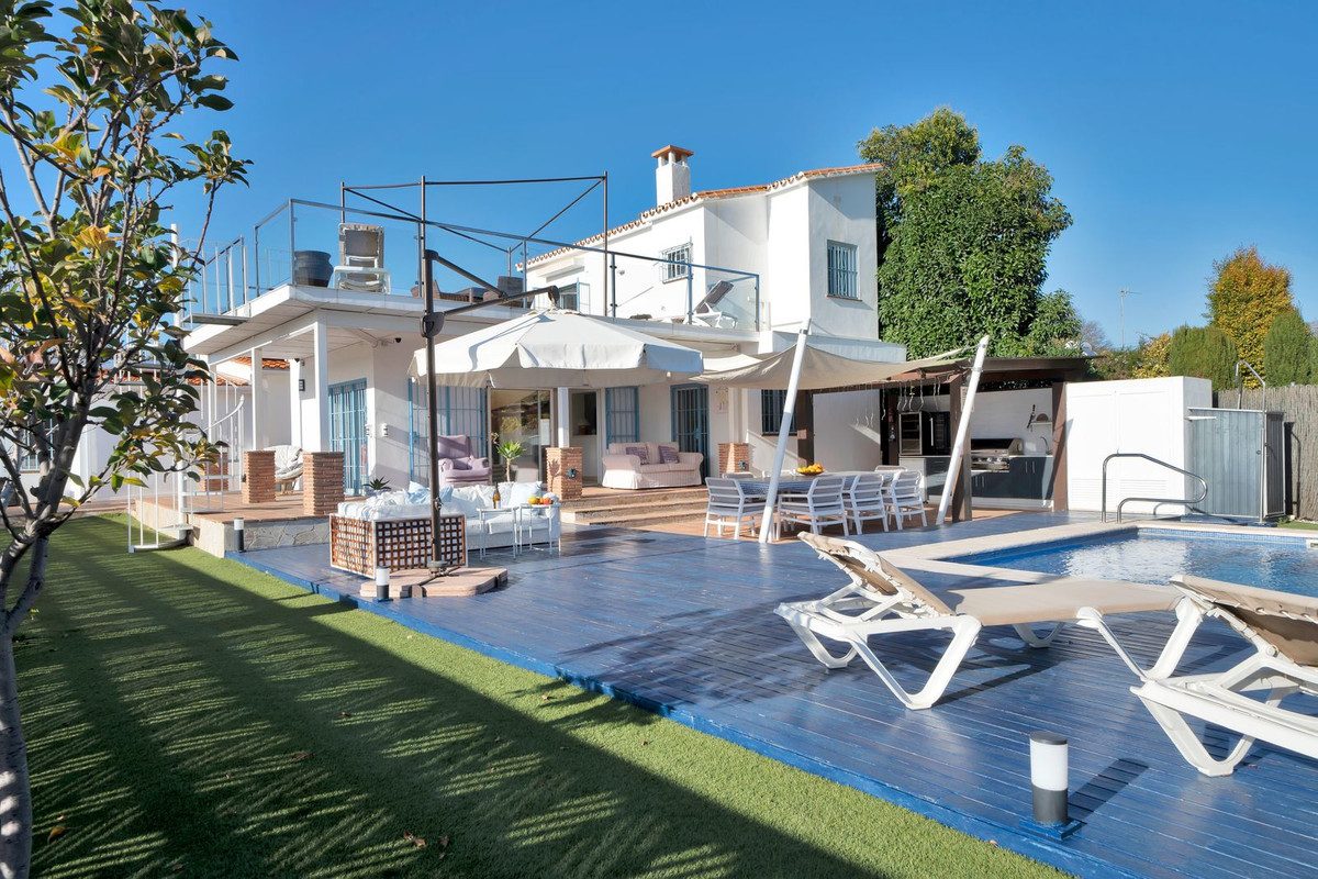 Se vende Villa - Chalet de 4 dormitorios en Costa Del Sol, Málaga, España