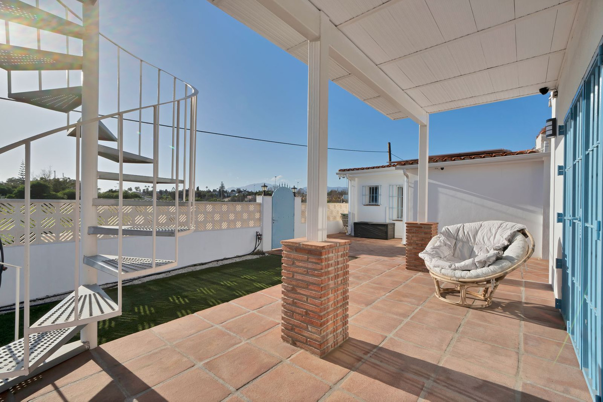 Se vende Villa - Chalet de 4 dormitorios en Costa Del Sol, Málaga, España