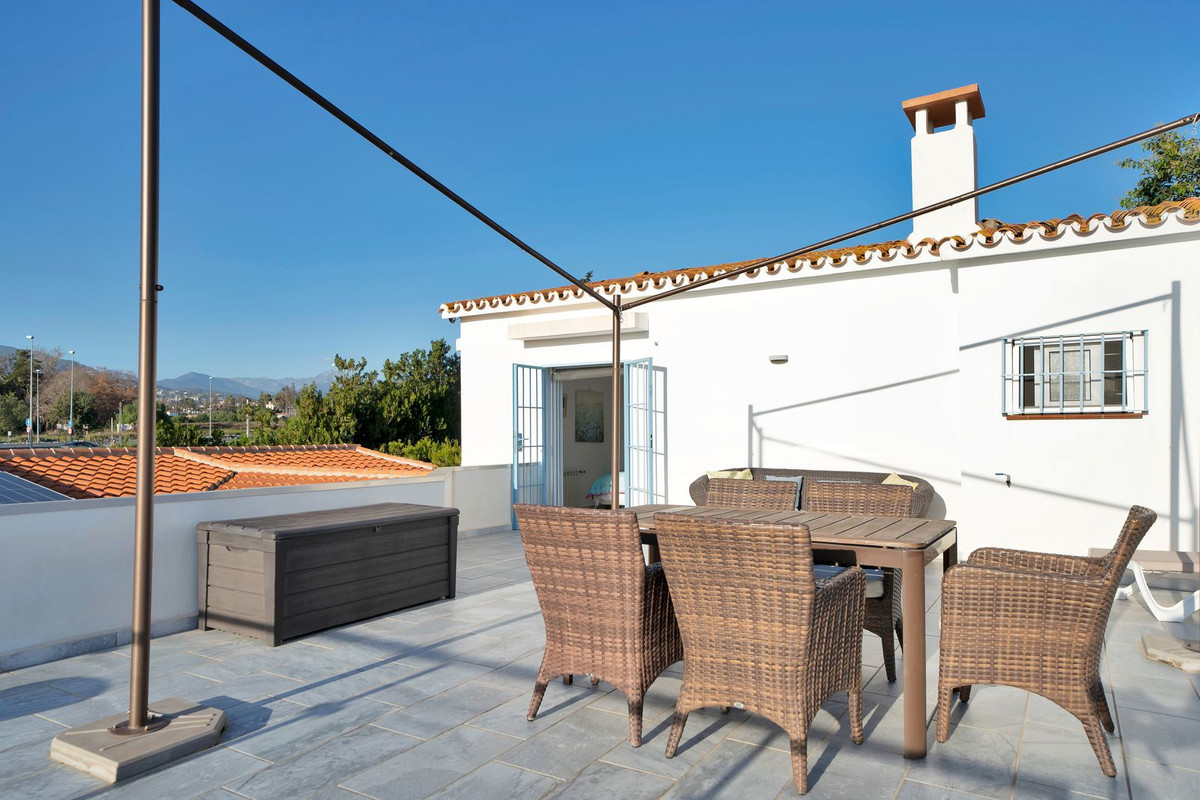 Se vende Villa - Chalet de 4 dormitorios en Costa Del Sol, Málaga, España