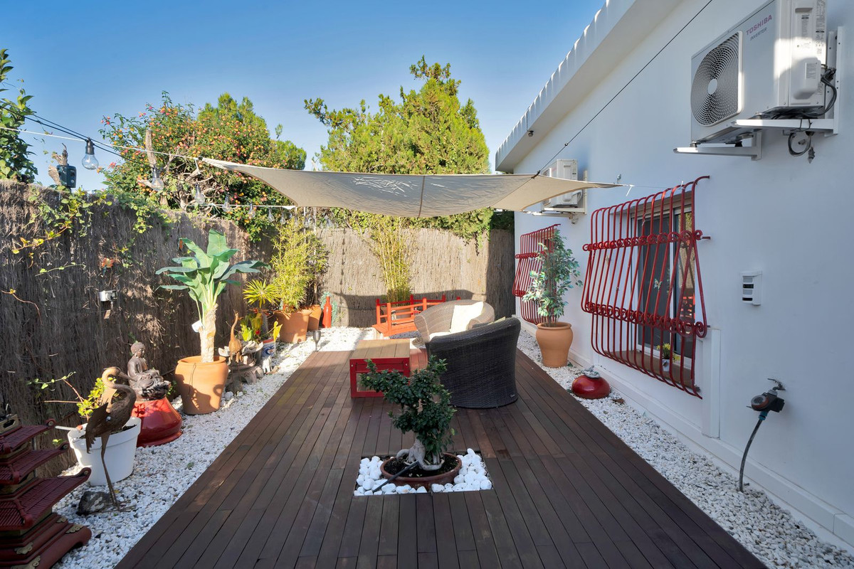 Se vende Villa - Chalet de 4 dormitorios en Costa Del Sol, Málaga, España