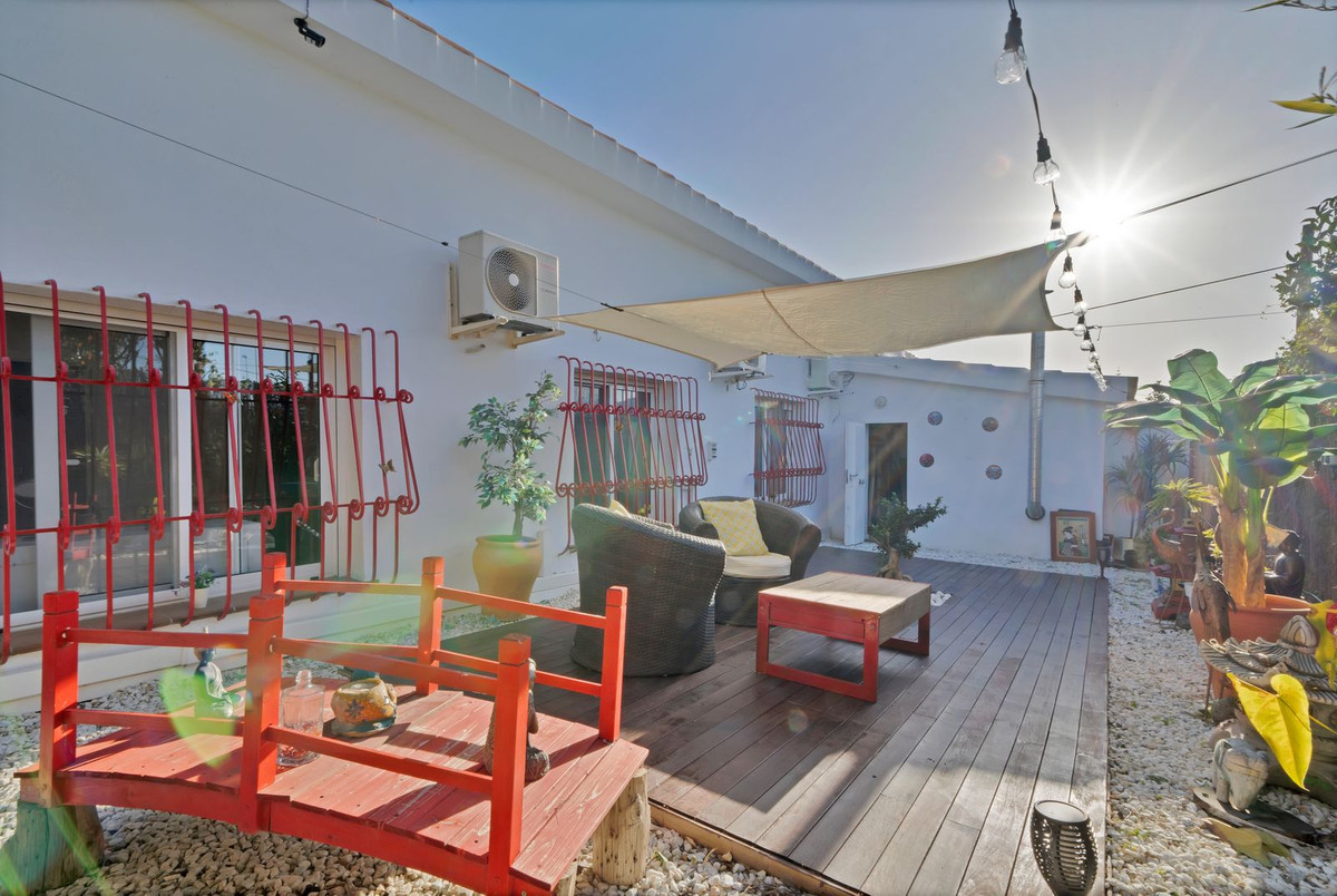 Se vende Villa - Chalet de 4 dormitorios en Costa Del Sol, Málaga, España