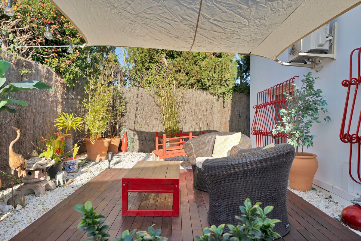 Se vende Villa - Chalet de 4 dormitorios en Costa Del Sol, Málaga, España