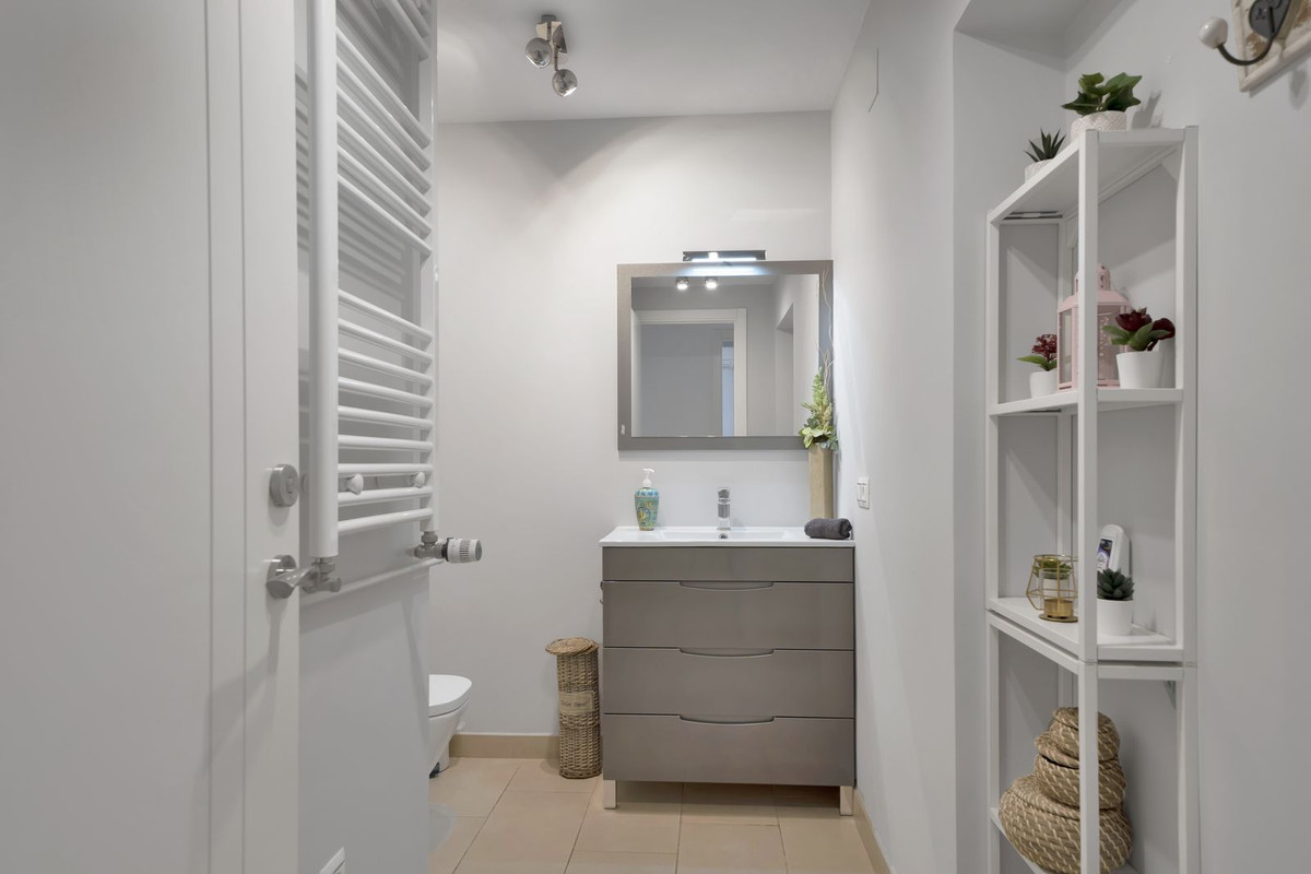 Se vende Villa - Chalet de 4 dormitorios en Costa Del Sol, Málaga, España