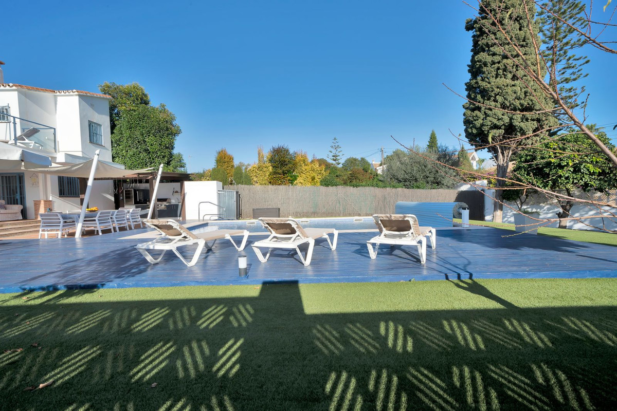 Se vende Villa - Chalet de 4 dormitorios en Costa Del Sol, Málaga, España