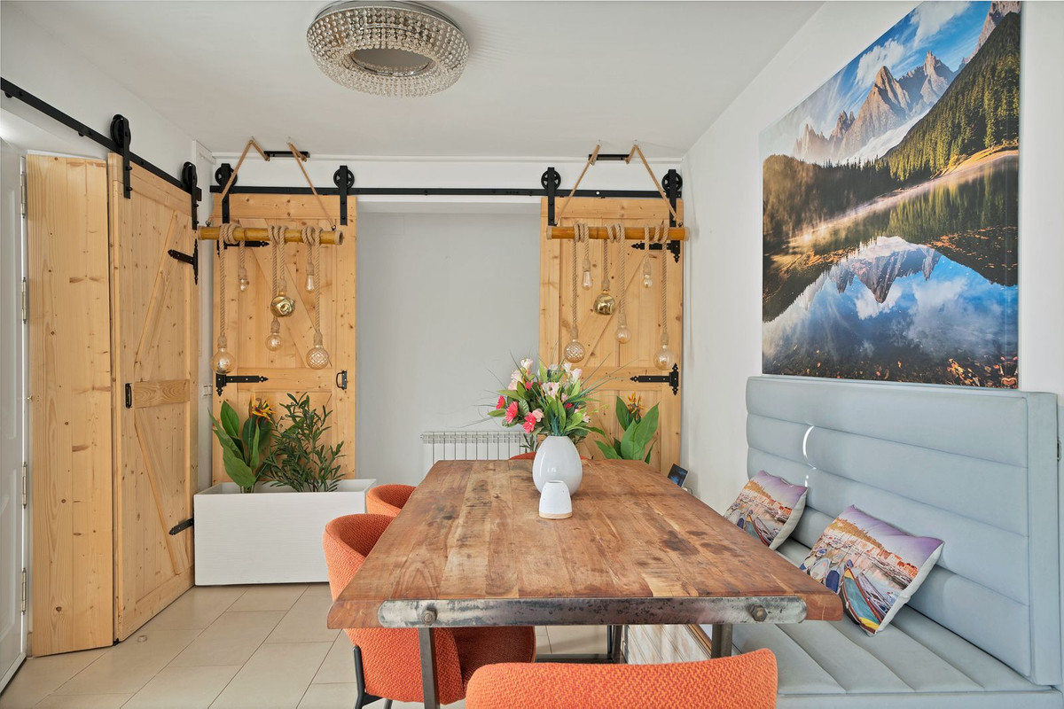 Se vende Villa - Chalet de 4 dormitorios en Costa Del Sol, Málaga, España