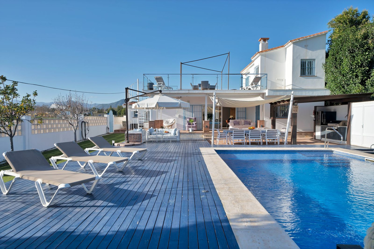 Se vende Villa - Chalet de 4 dormitorios en Costa Del Sol, Málaga, España