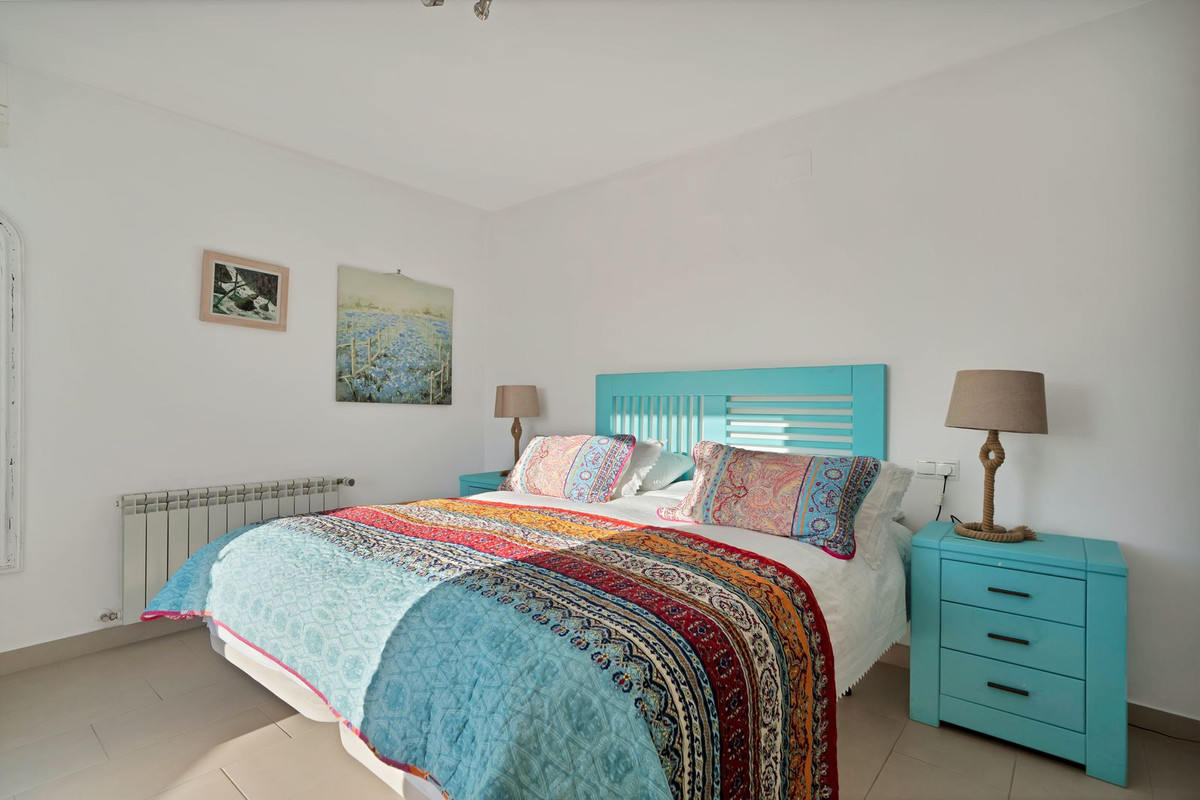 Se vende Villa - Chalet de 4 dormitorios en Costa Del Sol, Málaga, España