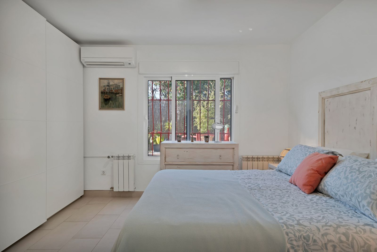 Se vende Villa - Chalet de 4 dormitorios en Costa Del Sol, Málaga, España