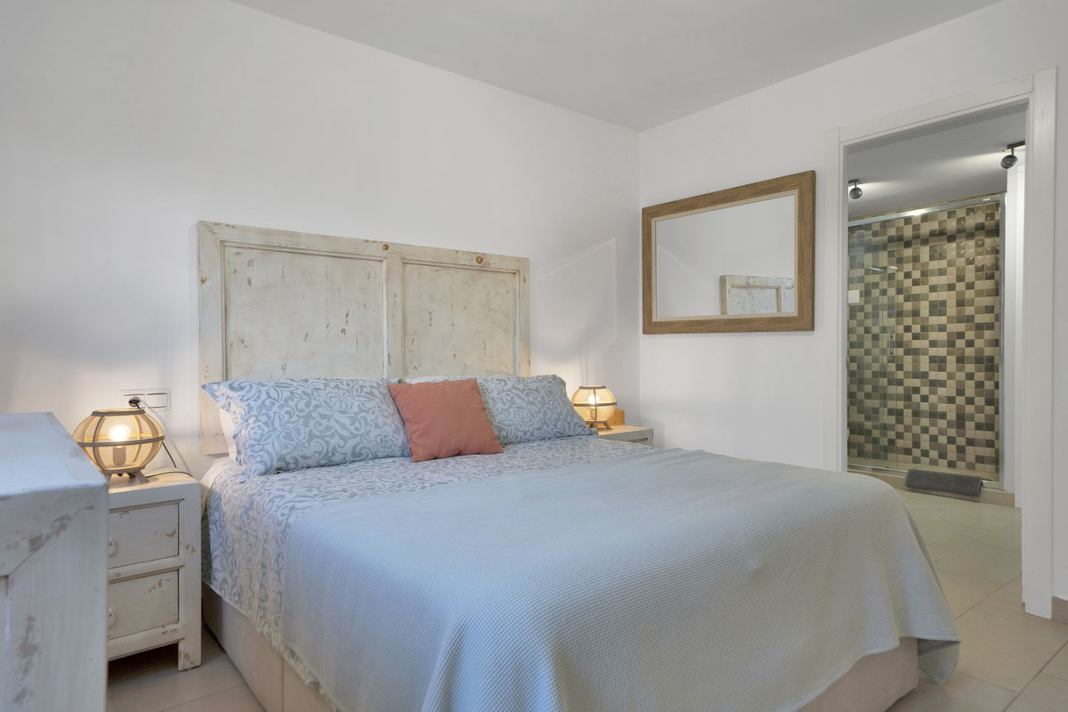 Se vende Villa - Chalet de 4 dormitorios en Costa Del Sol, Málaga, España