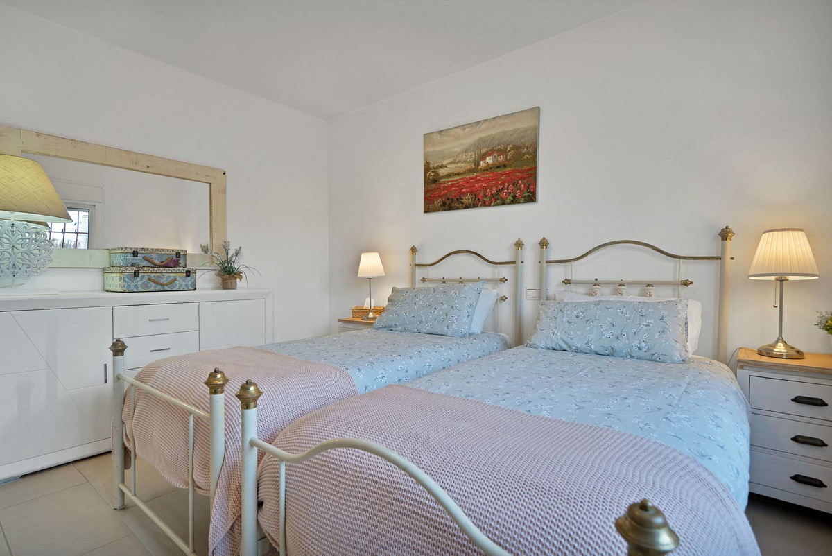 Se vende Villa - Chalet de 4 dormitorios en Costa Del Sol, Málaga, España