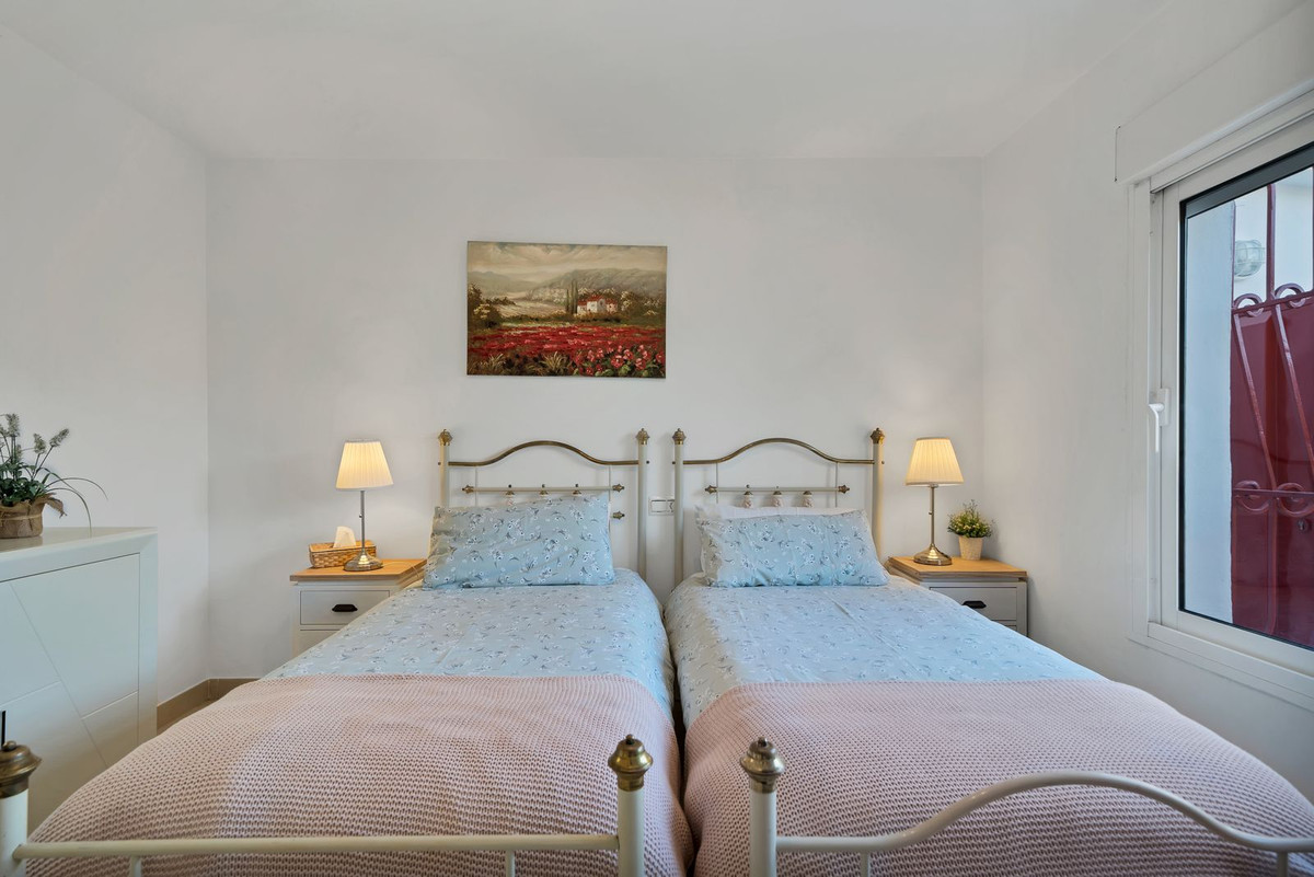 Se vende Villa - Chalet de 4 dormitorios en Costa Del Sol, Málaga, España