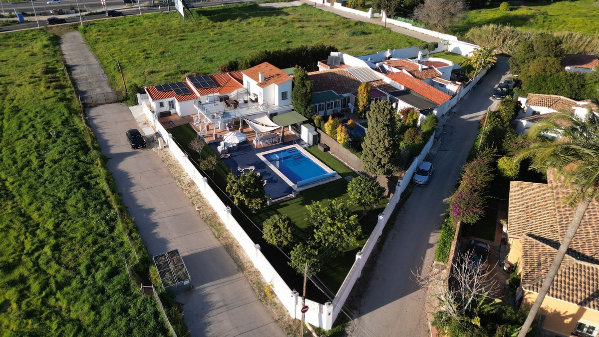 Se vende Villa - Chalet de 4 dormitorios en Costa Del Sol, Málaga, España