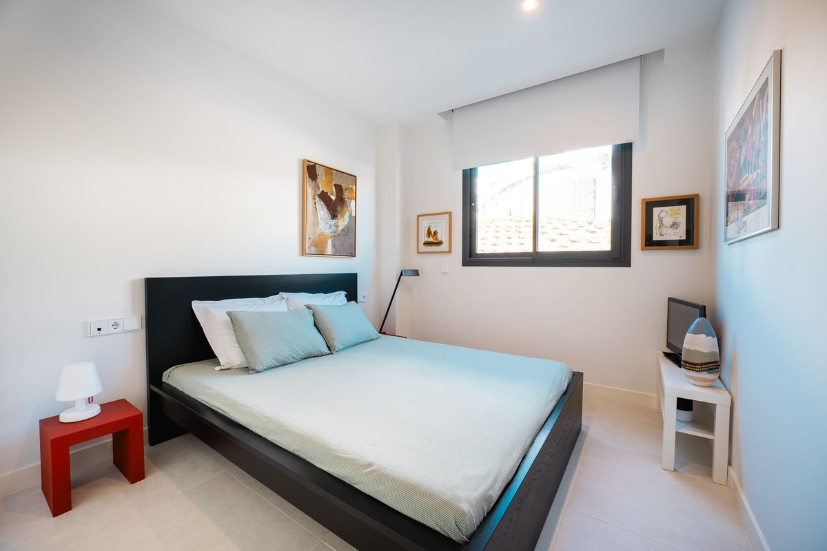 3 Bed Apartment for sale in Fuengirola Costa Del Sol, Málaga, Spain