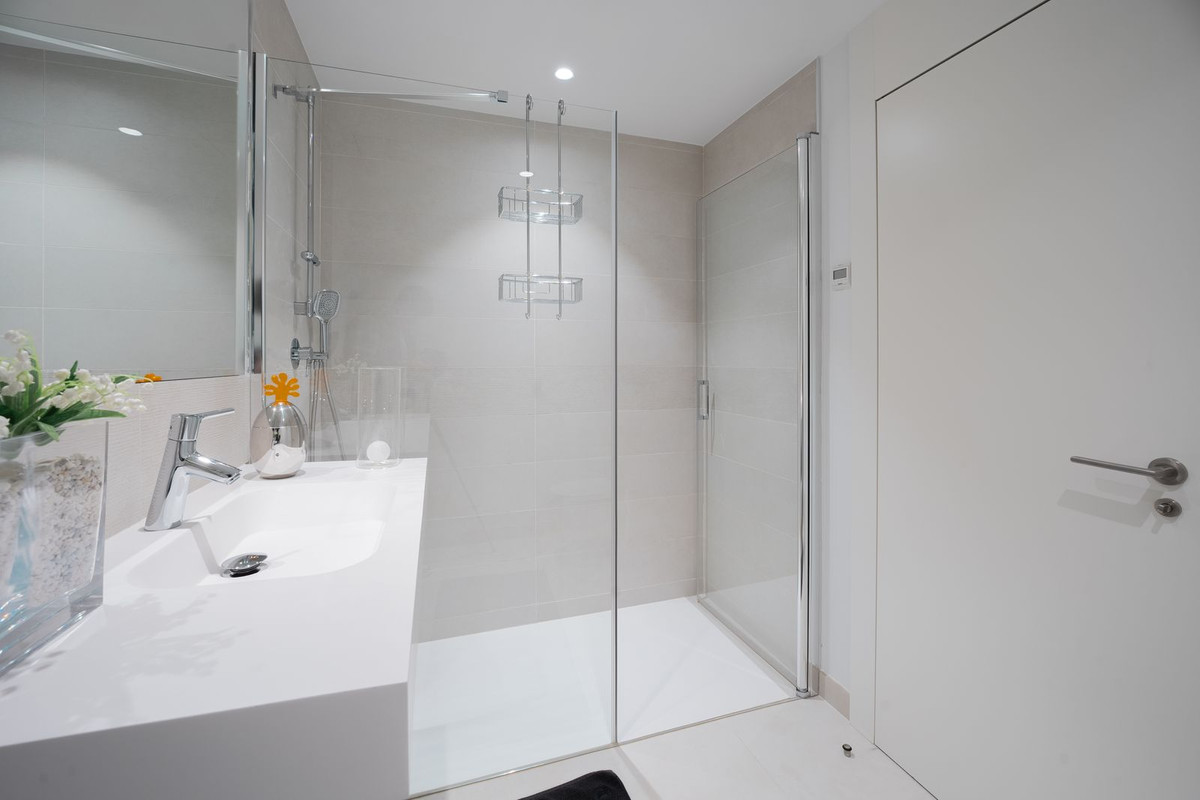 3 Bed Apartment for sale in Fuengirola Costa Del Sol, Málaga, Spain