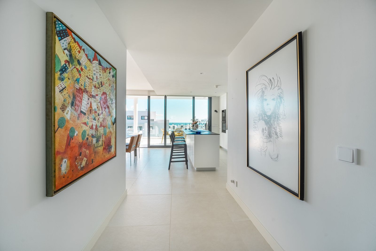 3 Bed Apartment for sale in Fuengirola Costa Del Sol, Málaga, Spain