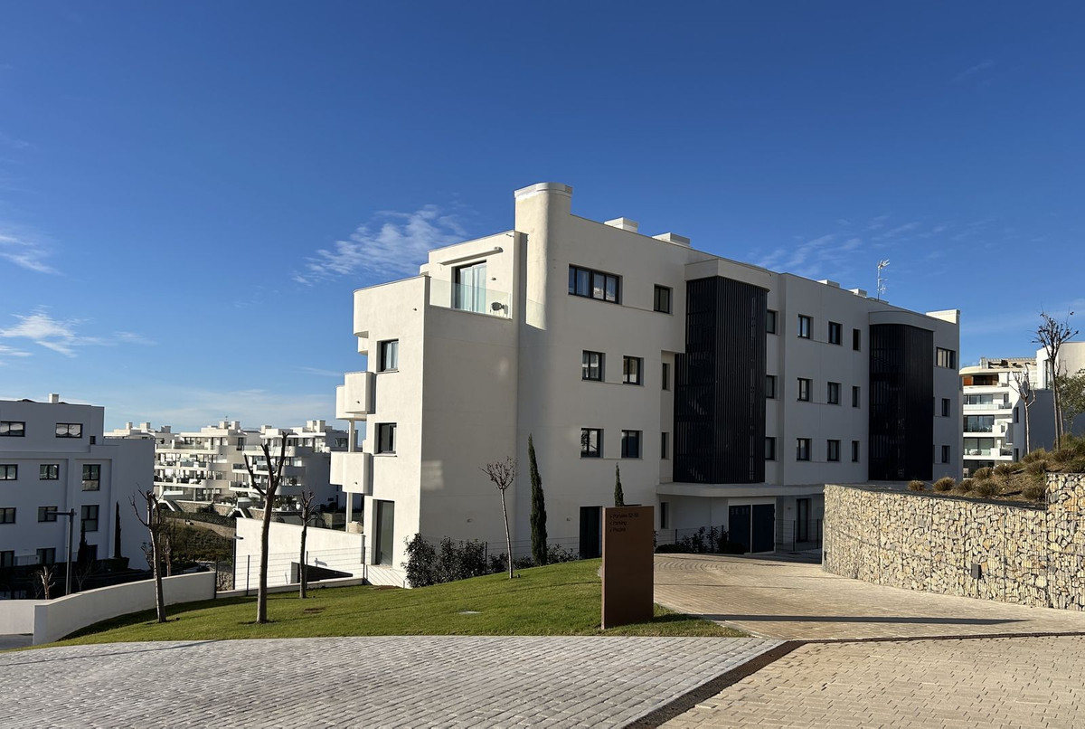 3 Bed Apartment for sale in Fuengirola Costa Del Sol, Málaga, Spain