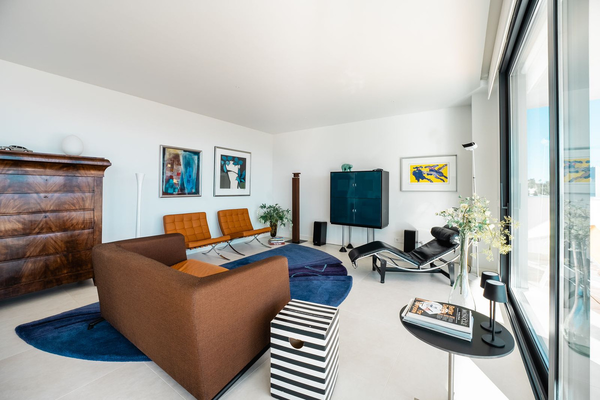 3 Bed Apartment for sale in Fuengirola Costa Del Sol, Málaga, Spain