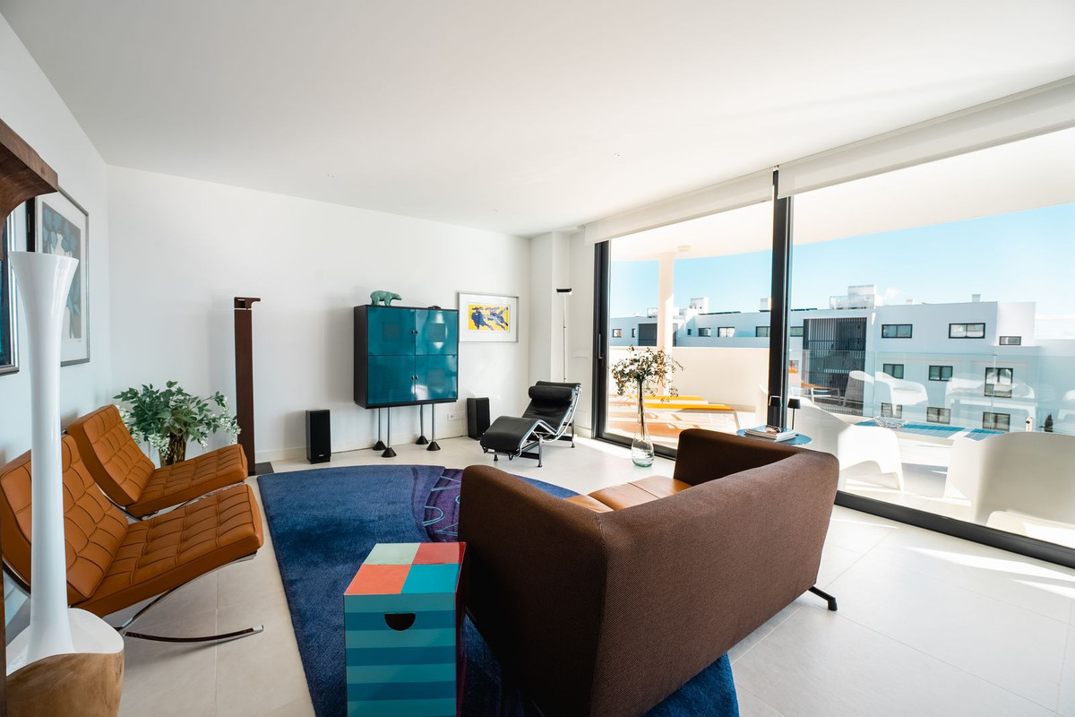 3 Bed Apartment for sale in Fuengirola Costa Del Sol, Málaga, Spain