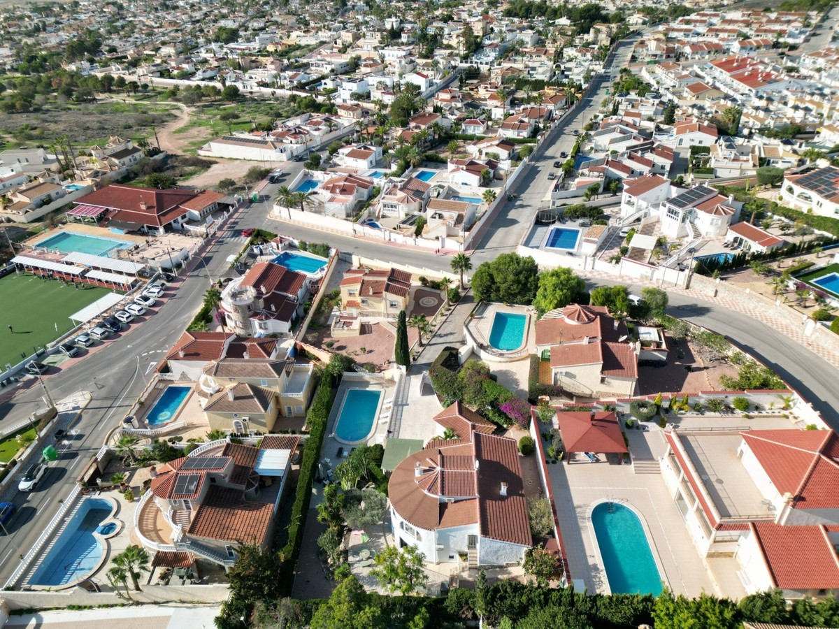 Se vende Villa - Chalet de 5 dormitorios en Costa Blanca, Alicante, España