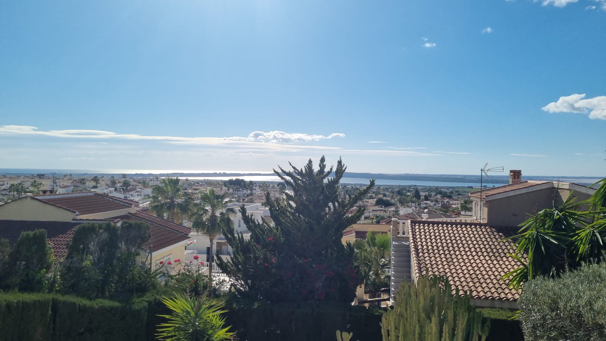 Se vende Villa - Chalet de 5 dormitorios en Costa Blanca, Alicante, España