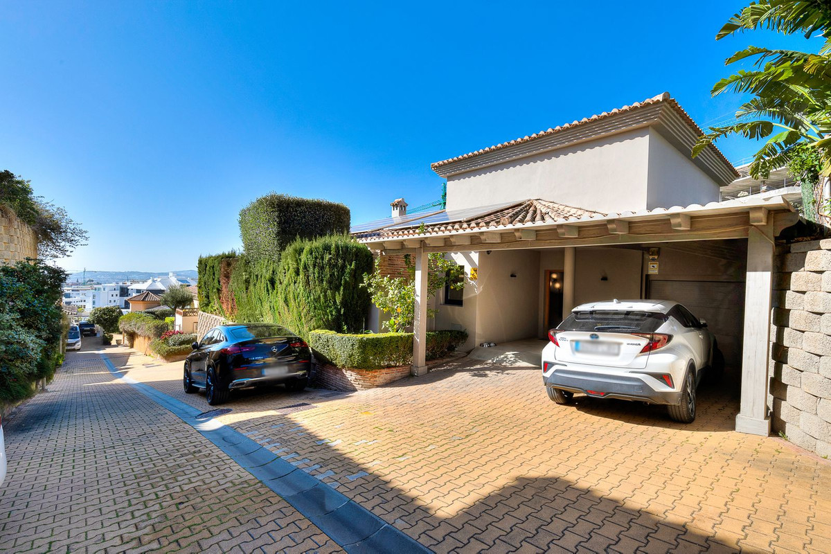 3 Bed Townhouse for sale in Benalmadena Costa Del Sol, Málaga, Spain