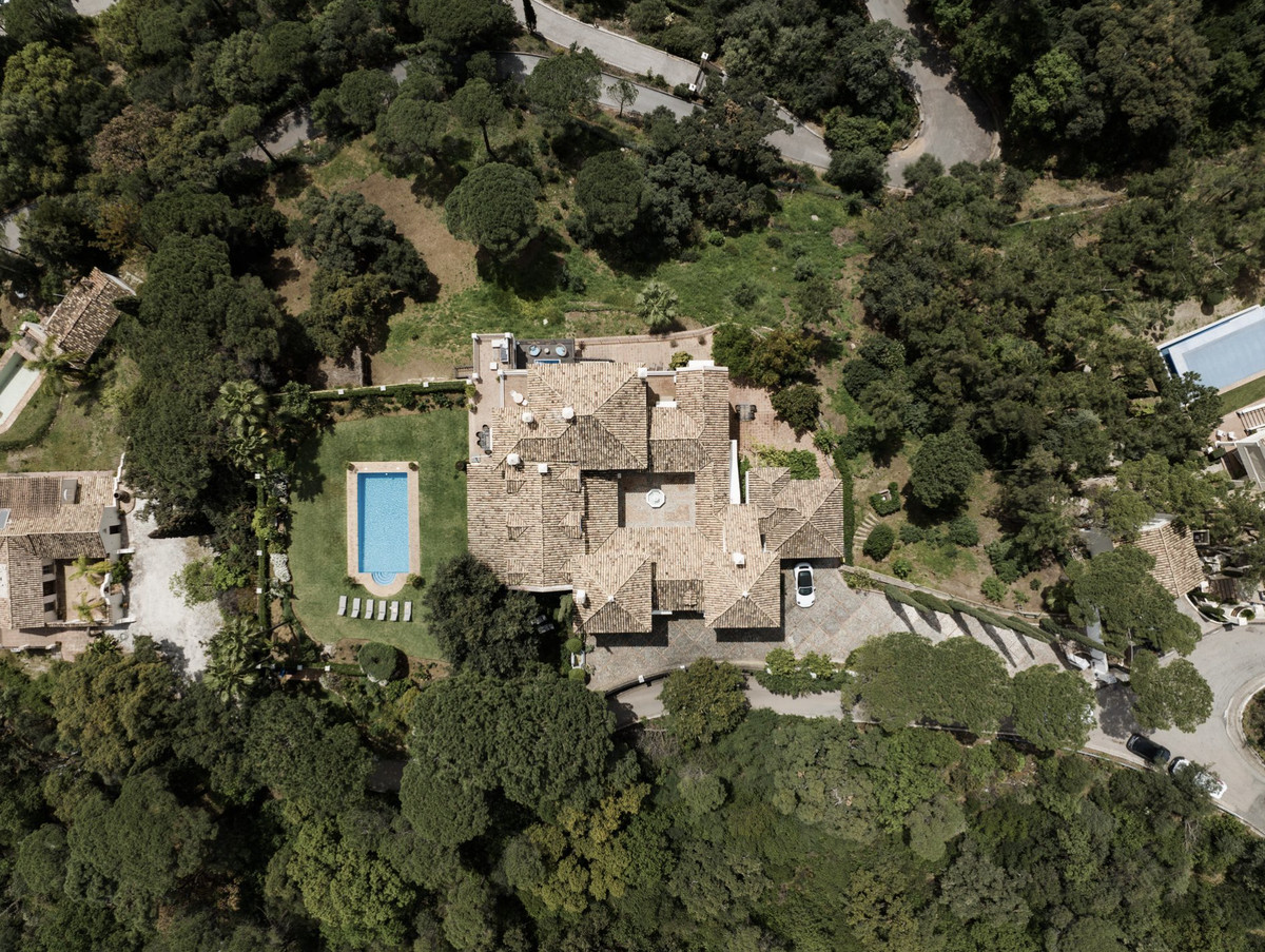 7 Bed Townhouse for sale in El Madroñal Costa Del Sol, Málaga, Spain
