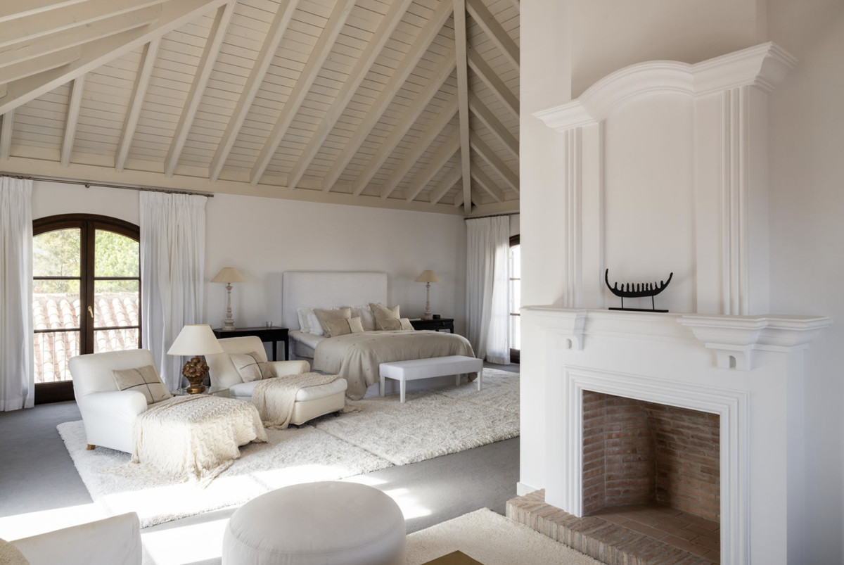 7 Bed Townhouse for sale in El Madroñal Costa Del Sol, Málaga, Spain