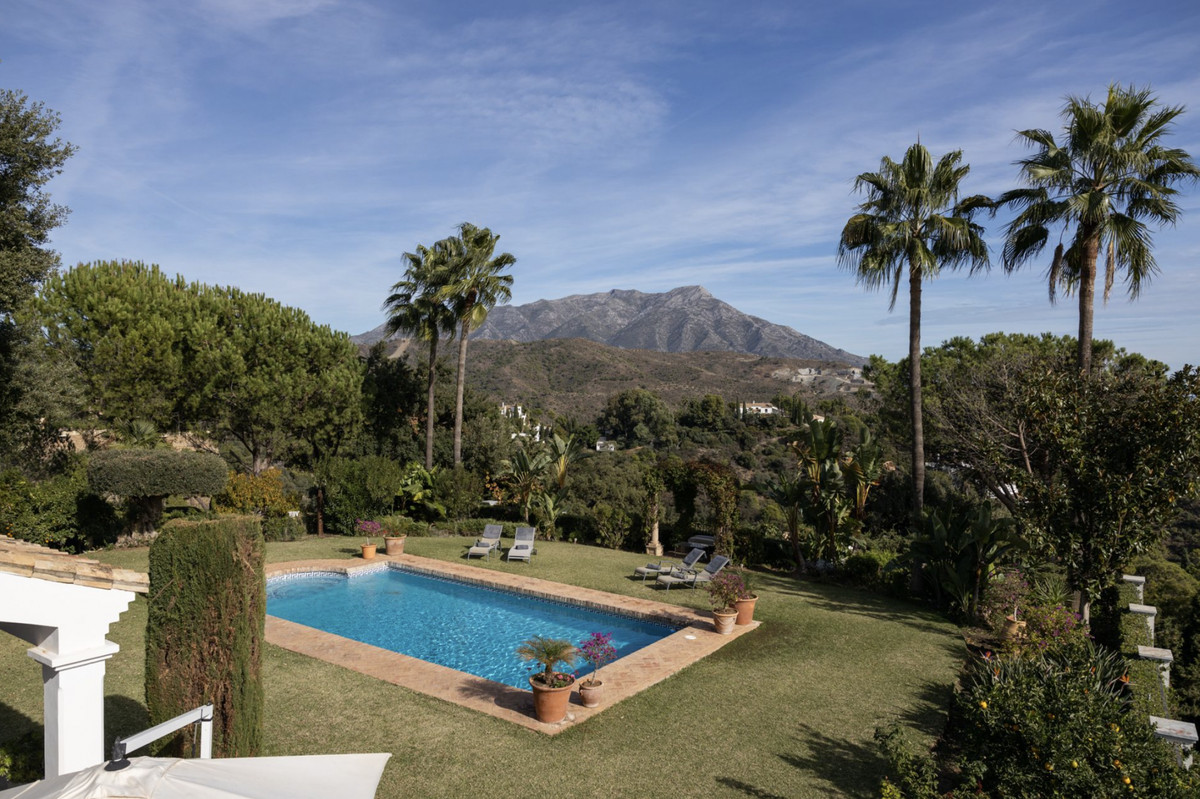 7 Bed Townhouse for sale in El Madroñal Costa Del Sol, Málaga, Spain