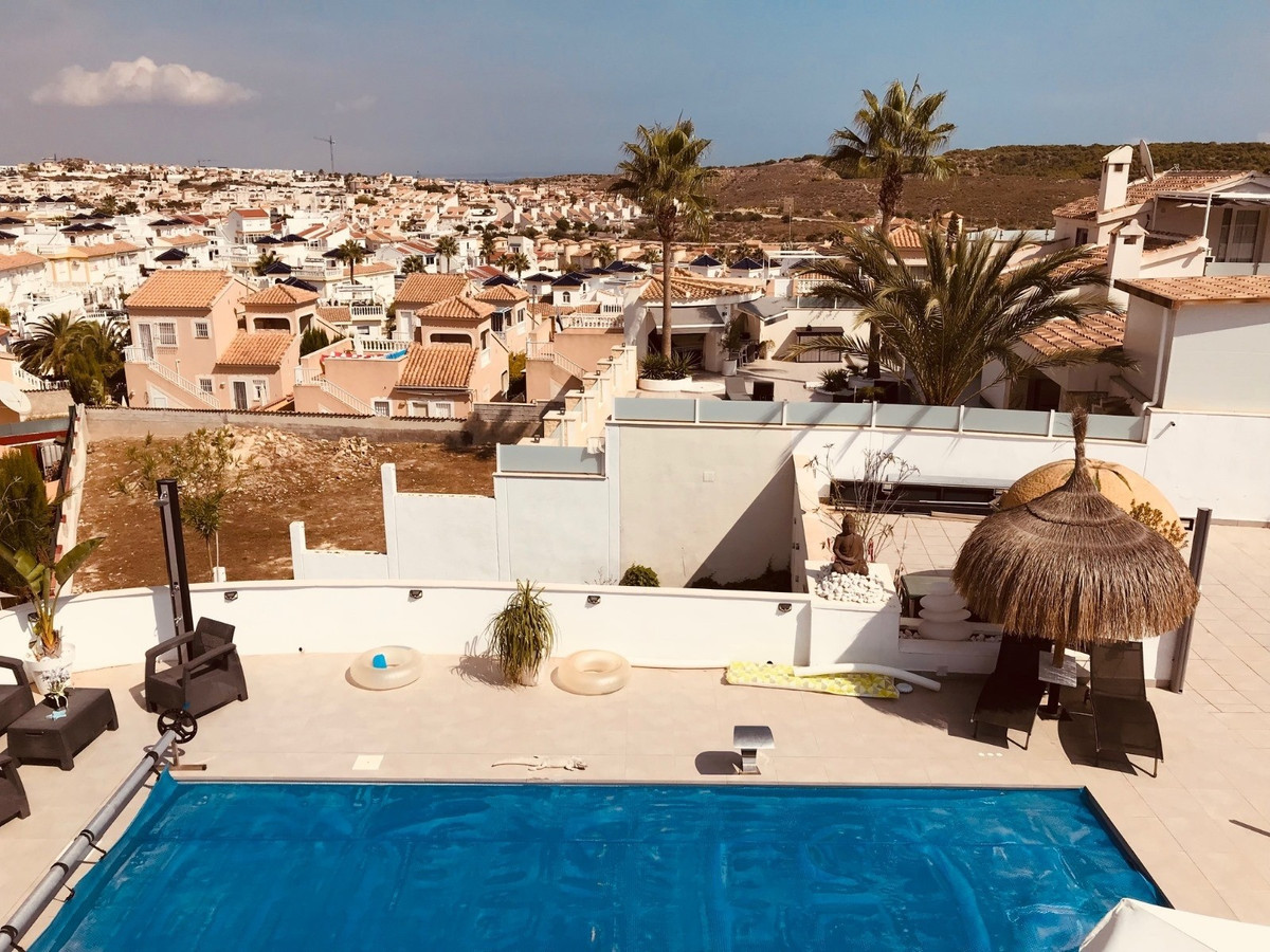 Se vende Villa - Chalet de 6 dormitorios en Costa Blanca, Alicante, España