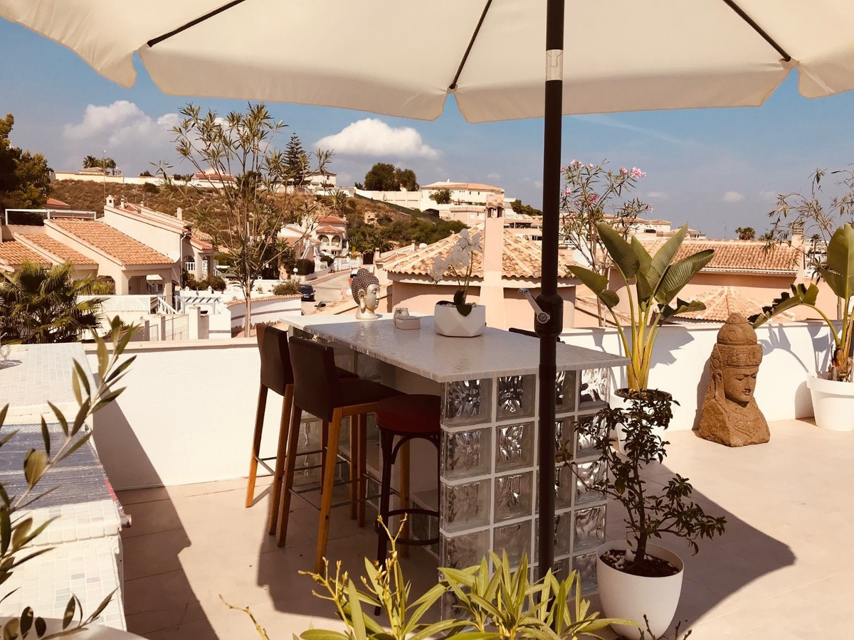 Se vende Villa - Chalet de 6 dormitorios en Costa Blanca, Alicante, España