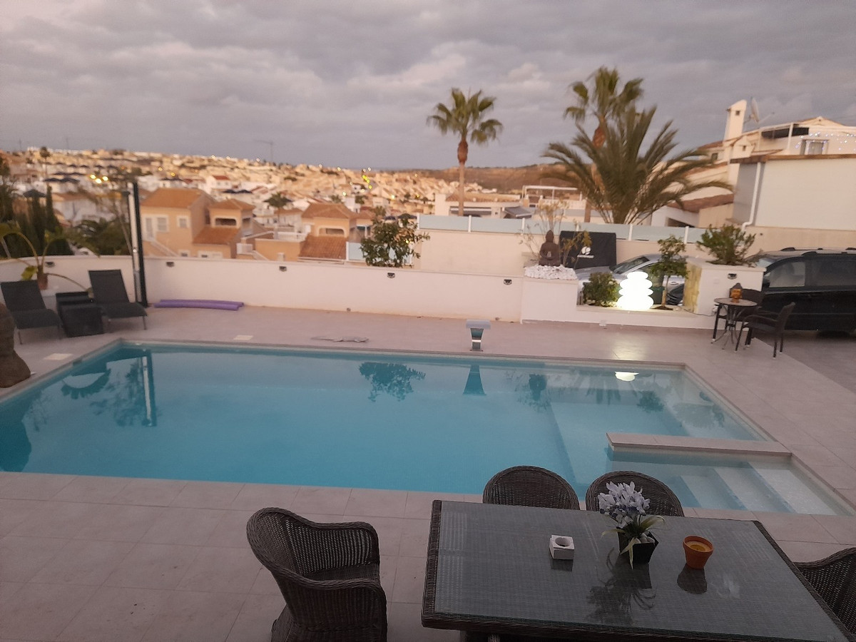 Se vende Villa - Chalet de 6 dormitorios en Costa Blanca, Alicante, España