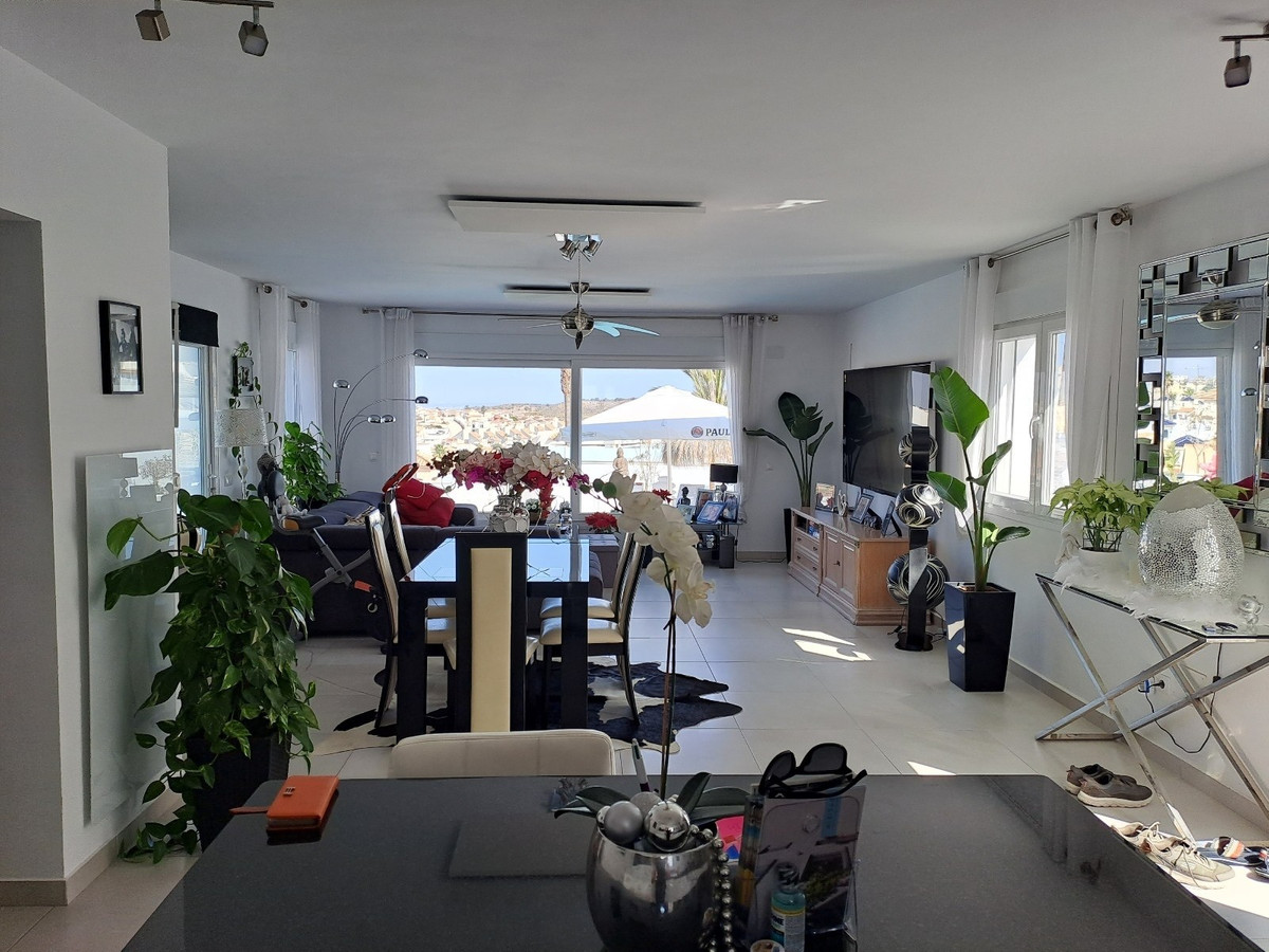 Se vende Villa - Chalet de 6 dormitorios en Costa Blanca, Alicante, España