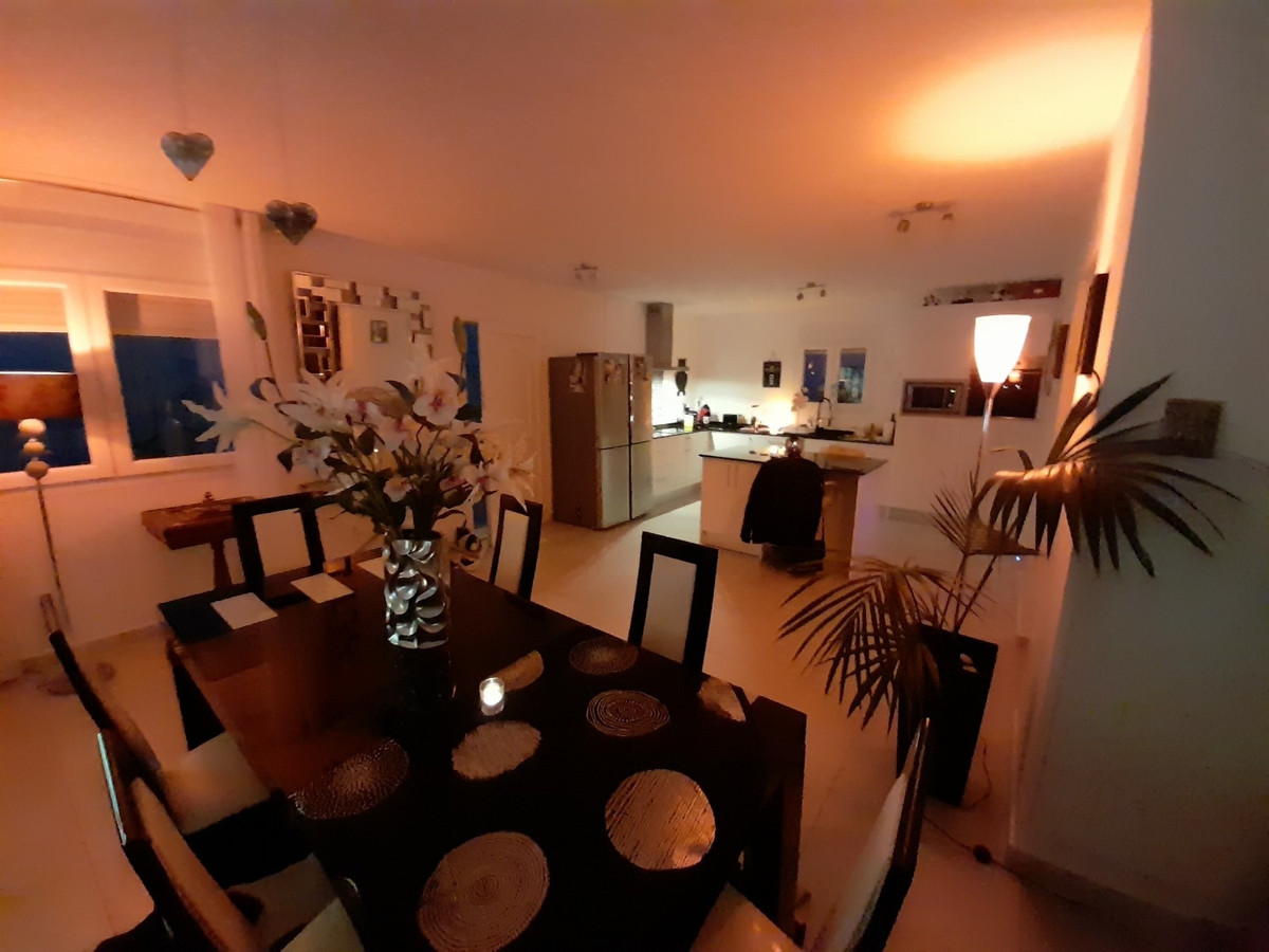 Se vende Villa - Chalet de 6 dormitorios en Costa Blanca, Alicante, España