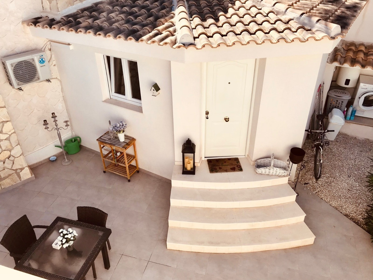 Se vende Villa - Chalet de 6 dormitorios en Costa Blanca, Alicante, España