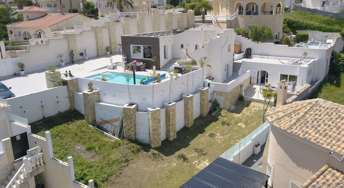 Se vende Villa - Chalet de 6 dormitorios en Costa Blanca, Alicante, España