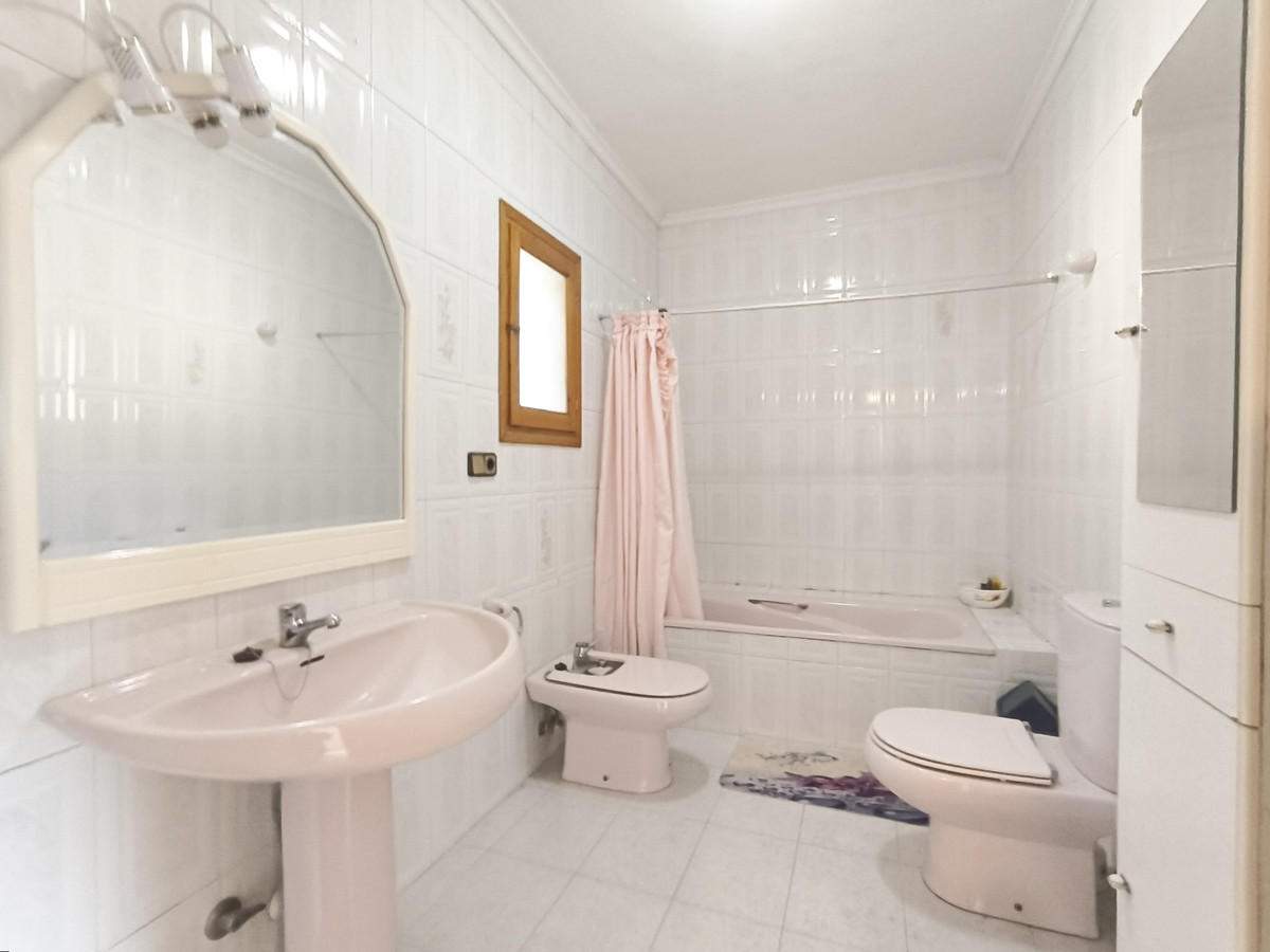 Se vende Villa - Chalet de 3 dormitorios en Costa Blanca, Alicante, España