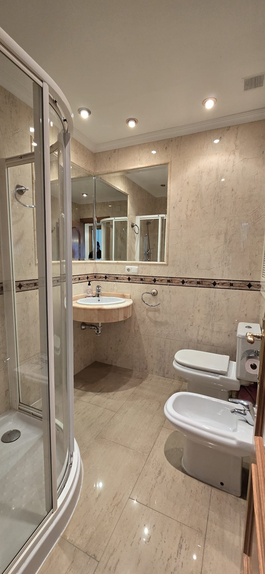 Se vende Apartamento Planta Media de 2 dormitorios en Costa Del Sol, Málaga, España