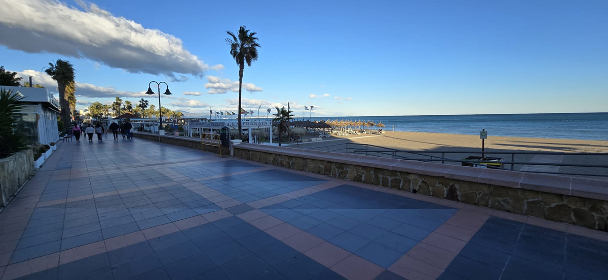 Se vende Apartamento Planta Media de 2 dormitorios en Costa Del Sol, Málaga, España