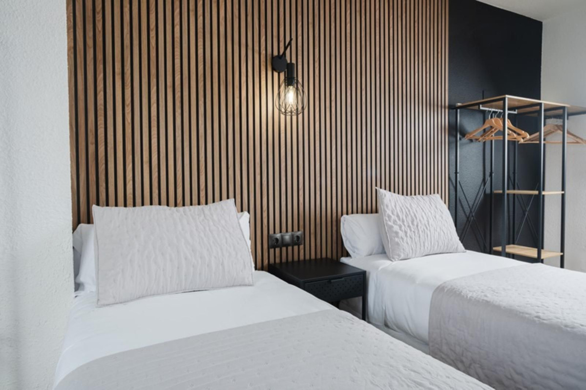 Se vende Hotel de 54 dormitorios en Costa Del Sol, Málaga, España