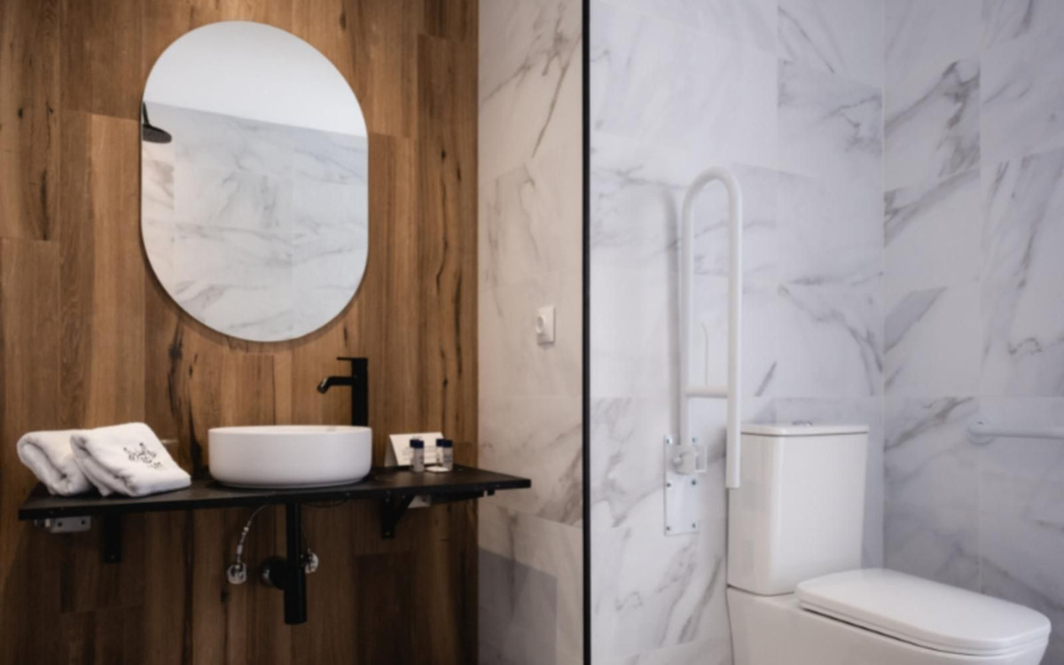 Se vende Hotel de 54 dormitorios en Costa Del Sol, Málaga, España