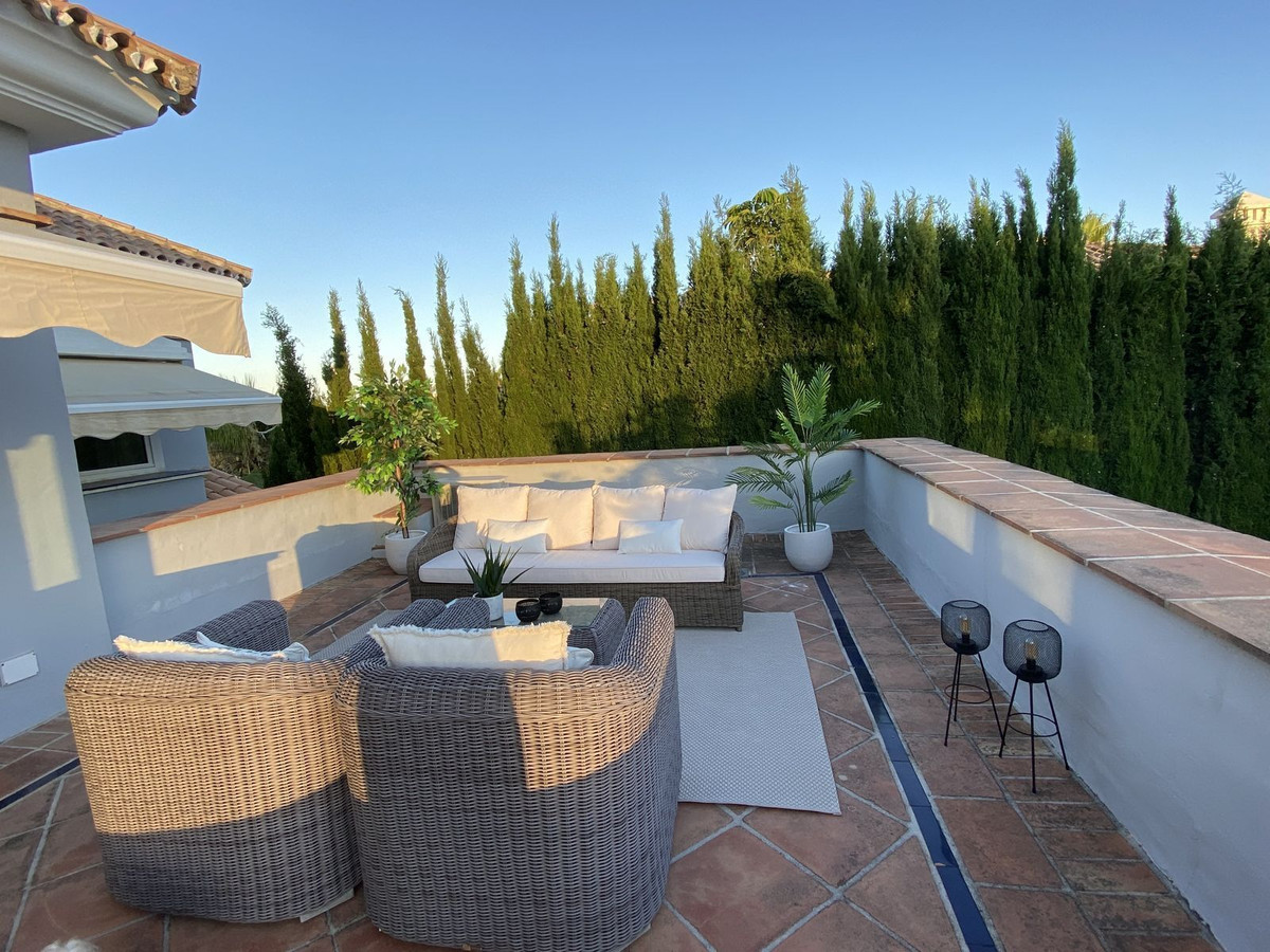 5 Bed Townhouse for sale in Nueva Andalucía Costa Del Sol, Málaga, Spain